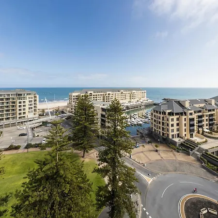 Oaks Glenelg Liberty Suites-2