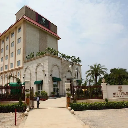 Nidhivan Sarovar Portico Vrindavan-3