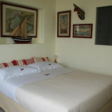Yacht Club Capo Cervo Suites B&B-2