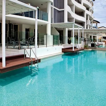 Waters Edge Apartment Cairns-2