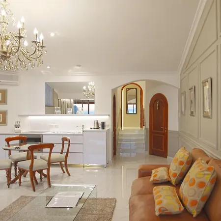 Bayview Penthouses And Rooms-2