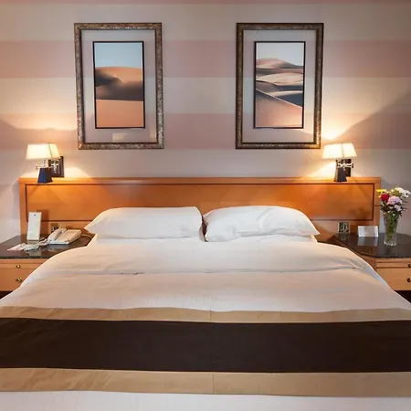 Ramada Qurum Beach Hotel-3