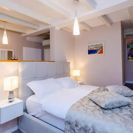Villa Flores Studio Apartment-2