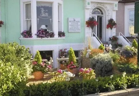 Britannia Guest House-2