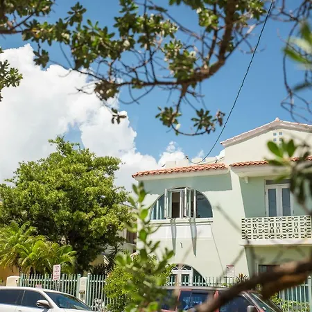 Numero Uno Beach House-3