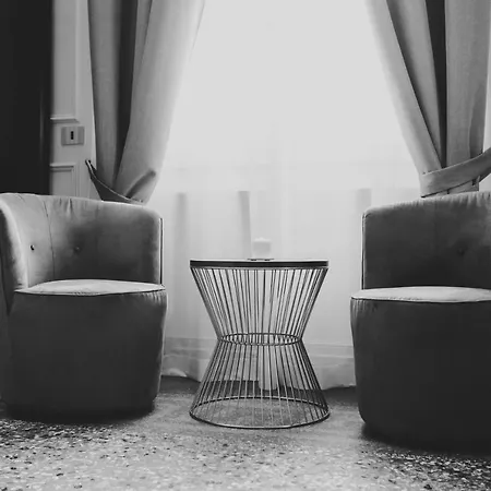 Gregorini Bingham Art Luxury Suites-2