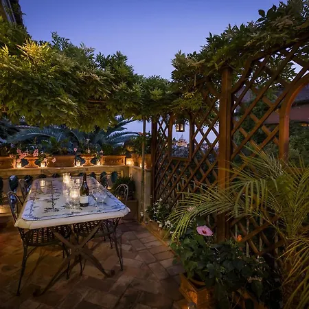 Episcopo Lipinsky Luxury Suites-3