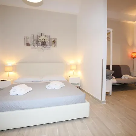 Unique Luxury Apartment And Rooms-2