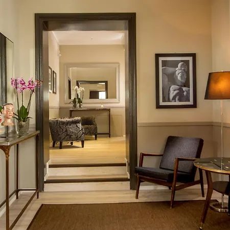 Nazionale 51 L Rooms-3