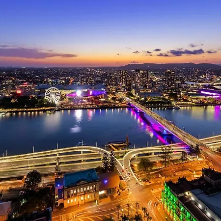 Oaks Brisbane Casino Tower Suites-3
