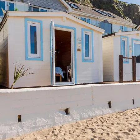 Tolcarne Beach Colonial Restaurant And Rooms-3