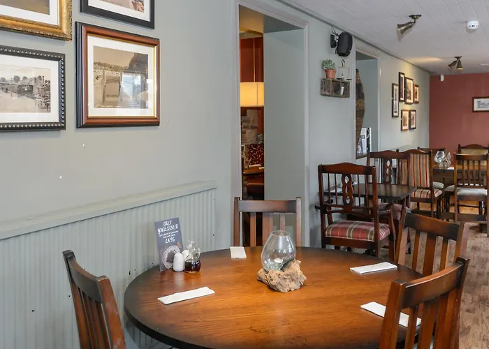 Balfour Arms Hotel Dean 