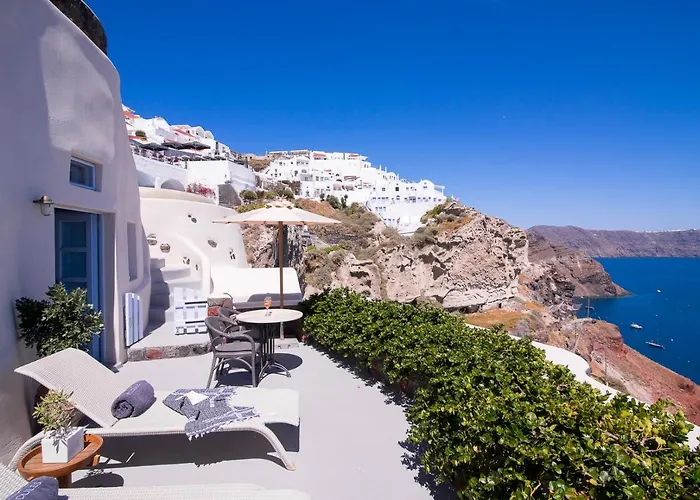 Pezoules Of Oia Hotel