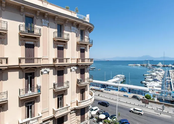 Lux Caracciolo Bed & Breakfast Naples