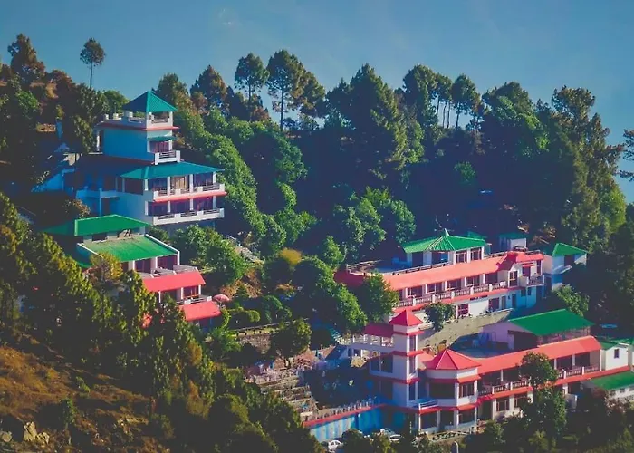 Blue Pine Resort Lansdowne