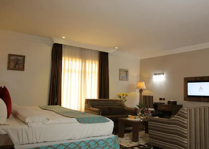 Grand Pela Hotel & Suites Abuja