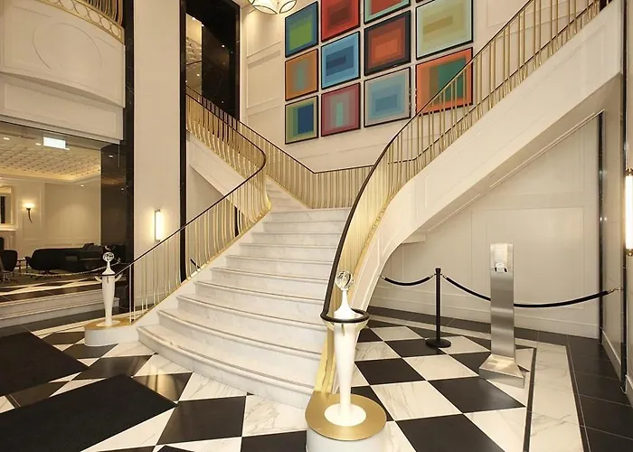 Stylish Downtown Toronto Residential Hotel