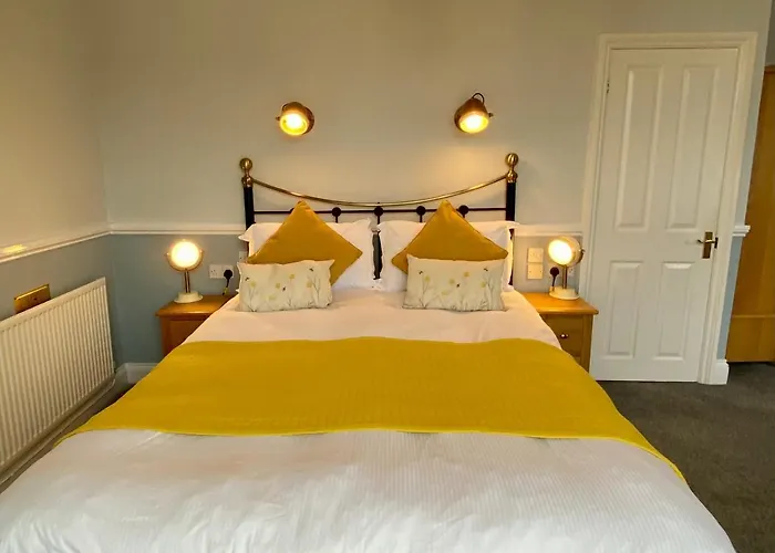 Sunny Bank Guest House Tenby