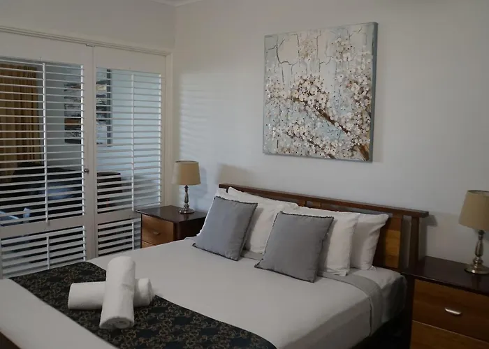 Airlie Seaview Apartments Airlie Beach
