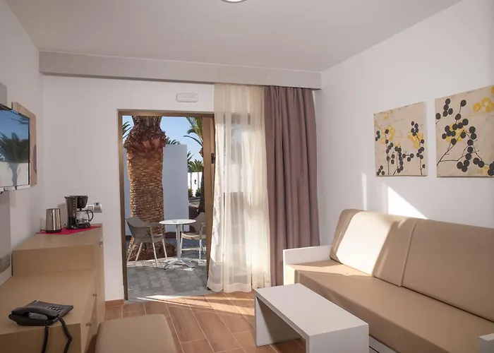 Hl Rio Playa Blanca Hotel