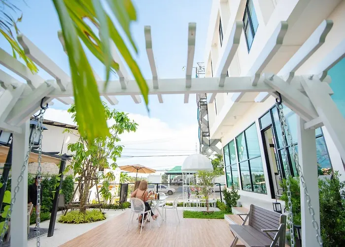 Play Poshtel & Cafe' Hotel Krabi