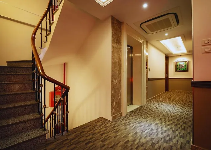 Hotel Emerald Waters Classy Hanoi