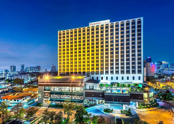 Ramada By Wyndham Bangkok Chaophya Park Hotel