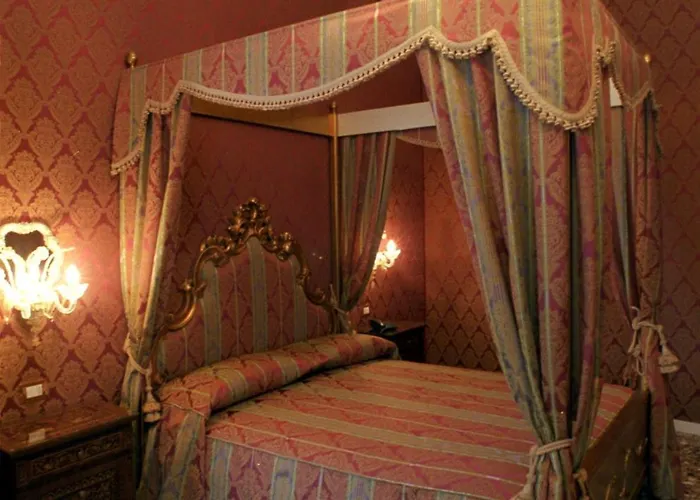 Casa Pisani Canal Venice