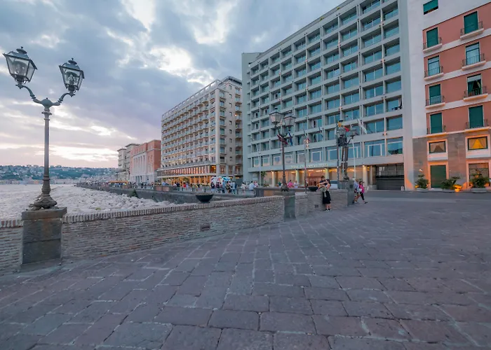 Hotel Royal Continental Naples