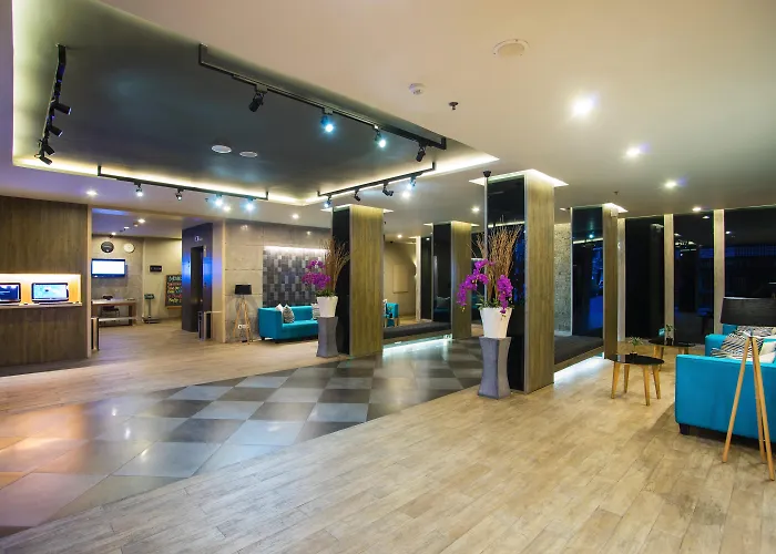 Sevn Legian Hotel