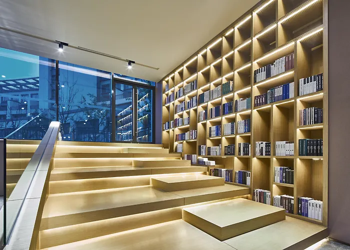 Q-Box Hotel Shanghai Sanjiagang