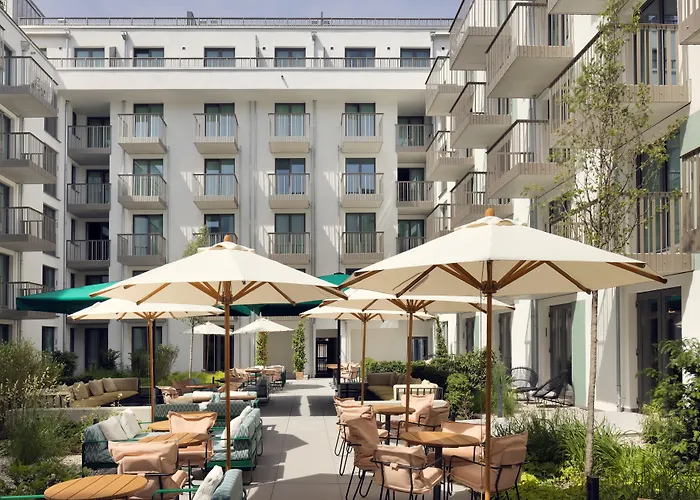 Schwan Locke Hotel Munich