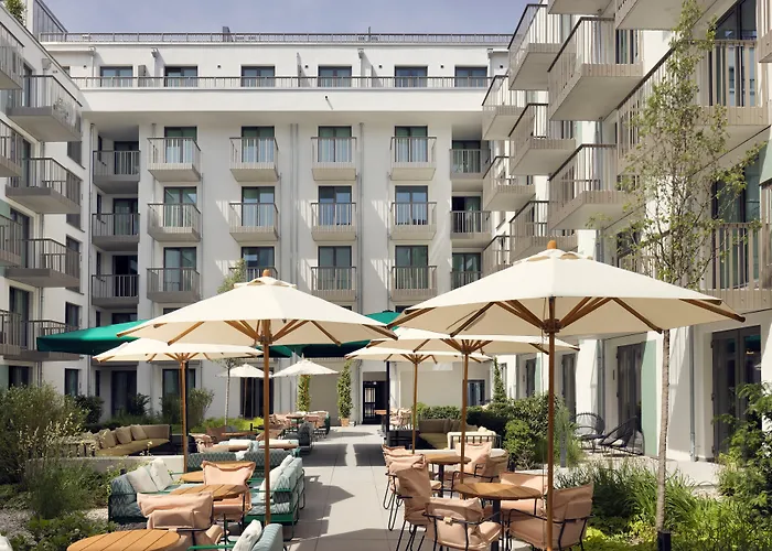 Schwan Locke Hotel Munich