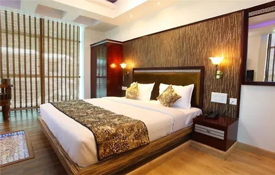 Hotel Tigers Roare Thekkady
