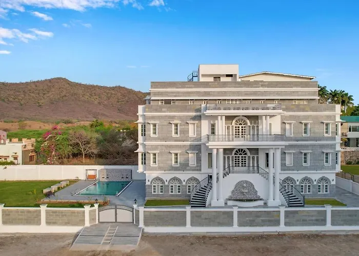 Boheda Manor - Luxury Retreat Hotel Udaipur