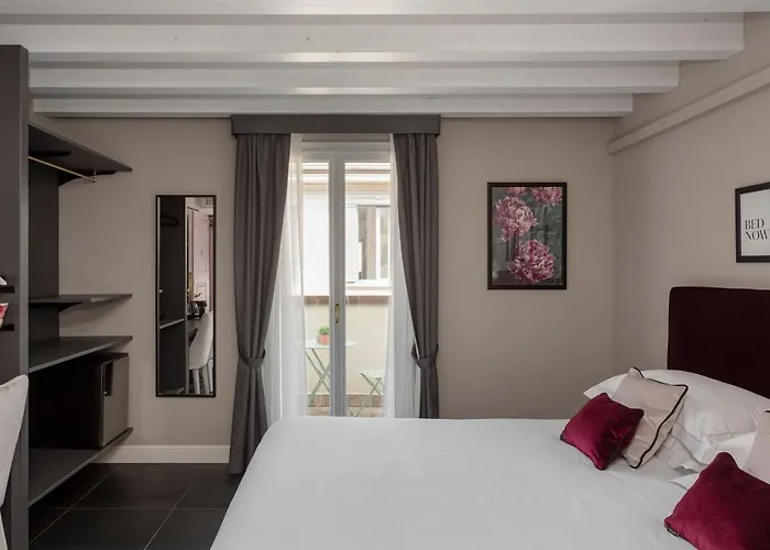 Santarella Guest House Milan