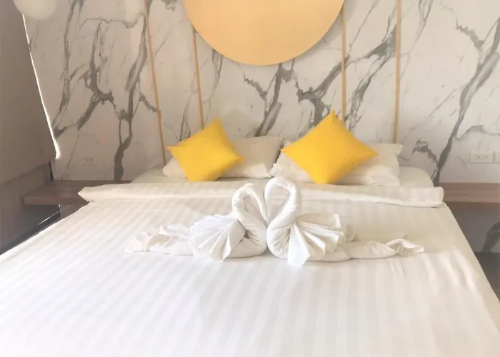 La La Moon Krabi Poshtel'N' Pool Bed & Breakfast