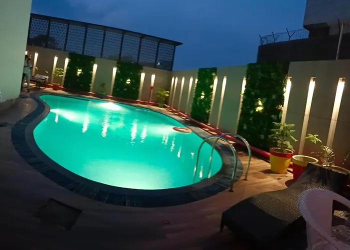 Surasena Regal Vista Agra Hotel