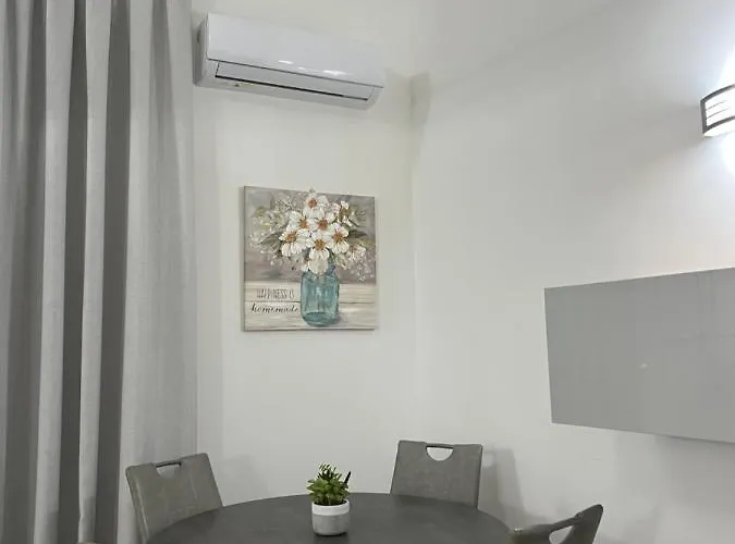 Napoli Centro-La Casa Di Lucio Bed & Breakfast