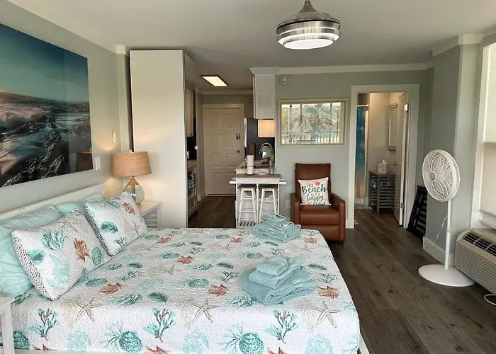 Islander East Studio With East Beach Access Galveston