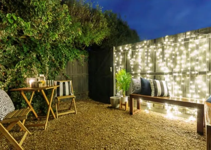 Quite, Quaint & Private Guesthouse, Sleeps 6 Melbourne