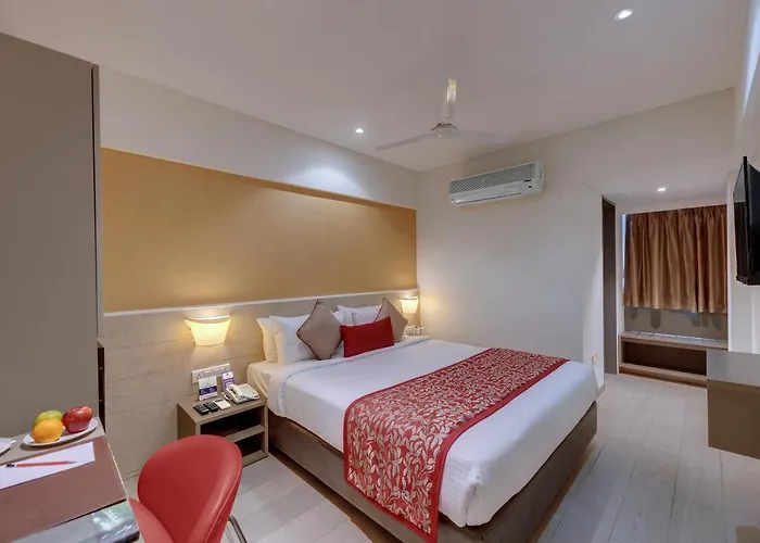 Click Hotel Vadodara 400 Mtr From Railway Station