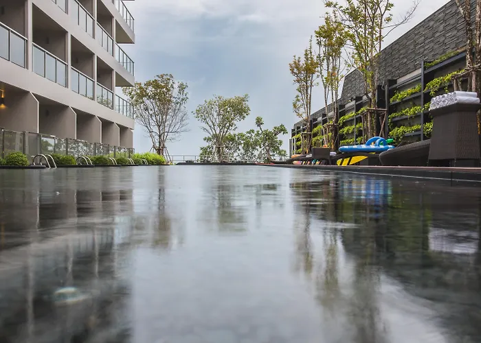 Mayaana Beach Resort Pattaya - Formerly Golden Tulip Pattaya Beach Resort