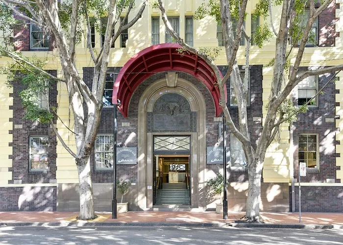 Goldsbrough 2 Bedrooms Split Apartment Sydney