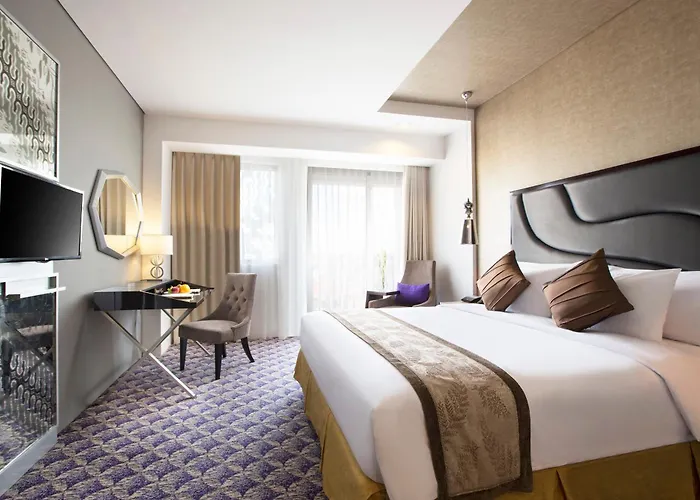 Aston Bellevue Radio Dalam Hotel Jakarta