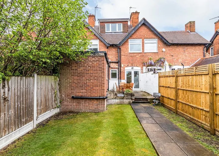 4 Bed Terraced House In Beeston With Convenient City Centre Access Nottingham
