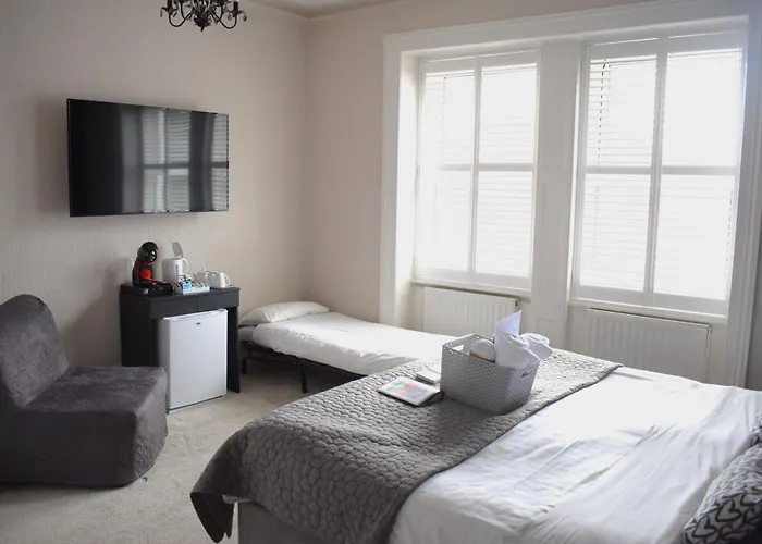 The Ashleigh - Dog Friendly Bed & Breakfast Bournemouth
