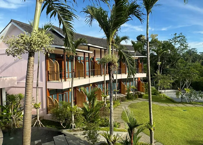 Rudra Sahashrara Bali - Ayurvedic - Health And Wellness Resort Ubud 