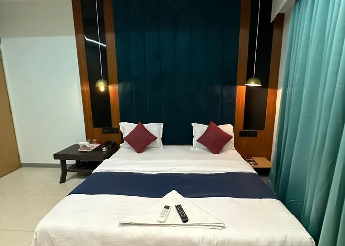 Hotel Sky Palace Adajan Surat