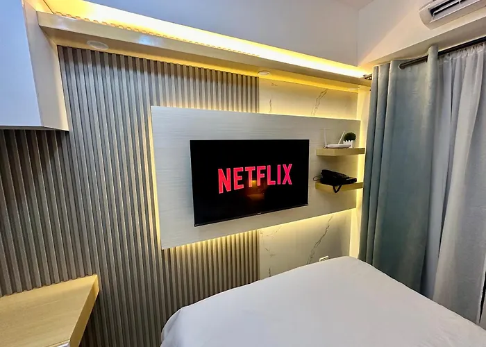 City Nest Makati With Rooftop Pool And Free Netflix Makati City